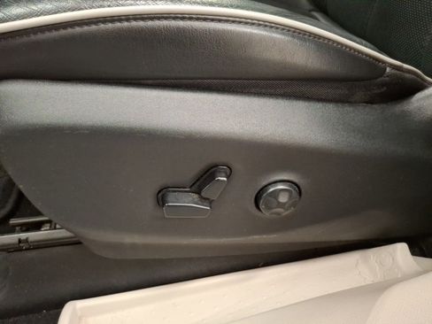 Used 2022 Chrysler Pacifica Limited image 16