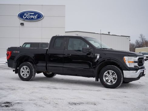 Used 2022 Ford F150 XLT w/ Trailer Tow Package image 2