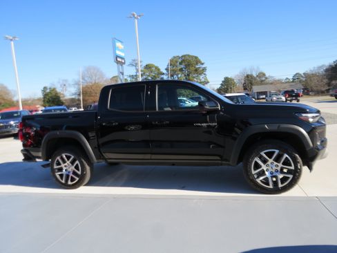 Used 2023 Chevrolet Colorado Z71 w/ Z71 Convenience Package 2 image 5