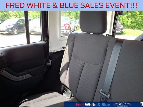 Used 2018 Jeep Wrangler Unlimited Sport AWD/4WD image 18