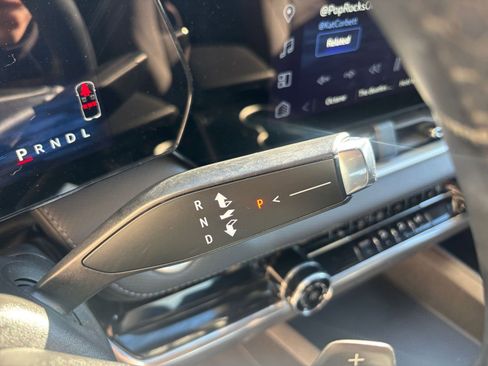 Used 2025 Chevrolet Equinox LT image 41