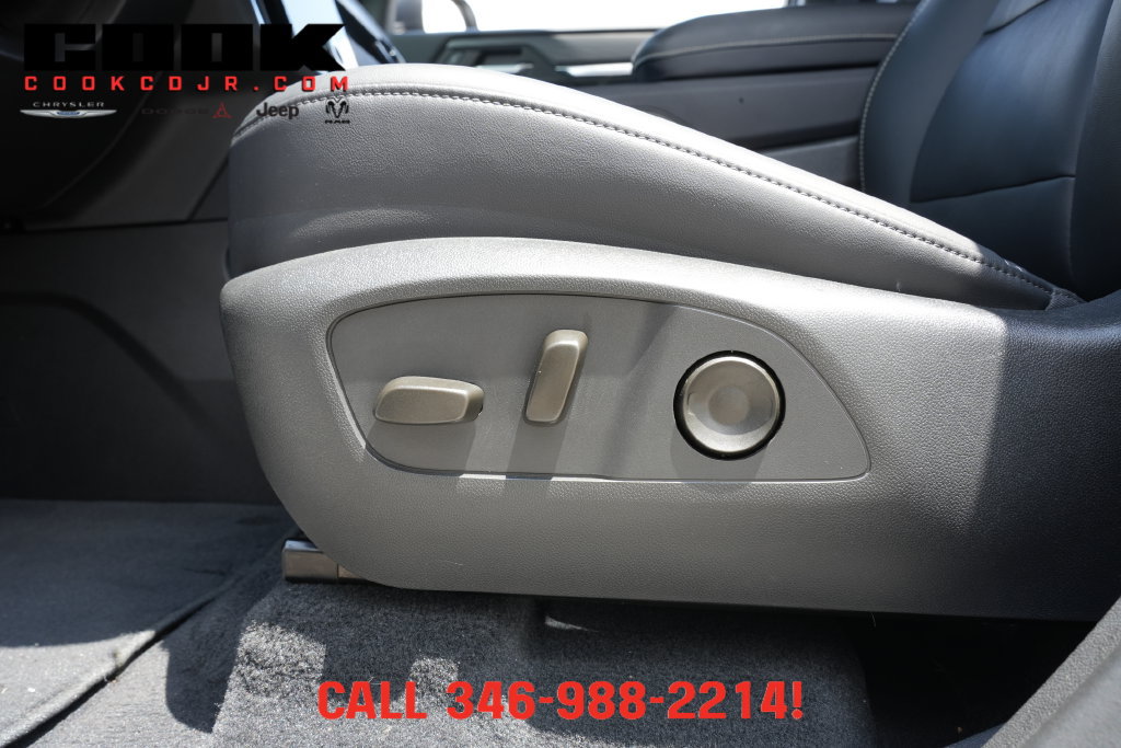 Used 2026 GMC Acadia Elevation w/ Elevation Premium Package FWD image 16
