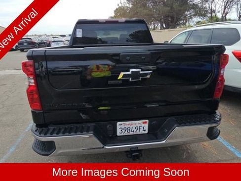 Used 2025 Chevrolet Silverado 1500 LT w/ LPO, Dark Essentials Package RWD image 4