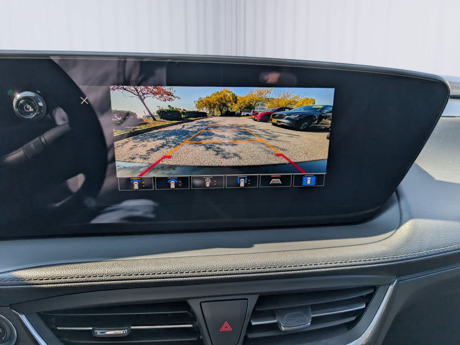 Certified 2024 Buick Encore GX Preferred w/ Advanced Technology Package FWD image 27