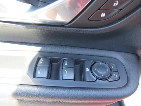Used 2023 GMC Terrain SLE w/ Elevation Edition AWD/4WD image 10