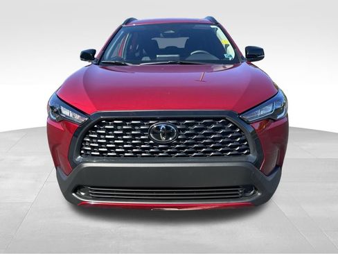 Certified 2025 Toyota Corolla Cross LE AWD/4WD image 8