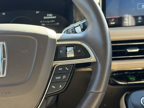 Used 2023 Lincoln Nautilus Reserve w/ Equipment Group 202A image 20