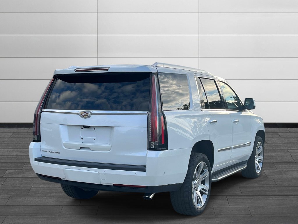 Used 2017 Cadillac Escalade Luxury AWD/4WD image 5