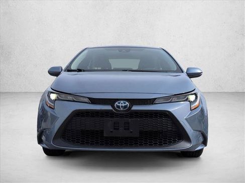 Used 2021 Toyota Corolla LE image 2