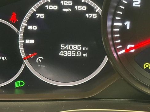 Used 2019 Porsche Cayenne AWD/4WD image 32