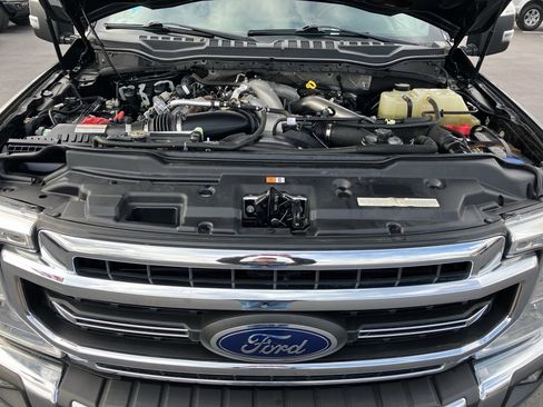Used 2020 Ford F350 Lariat w/ Chrome Package image 38