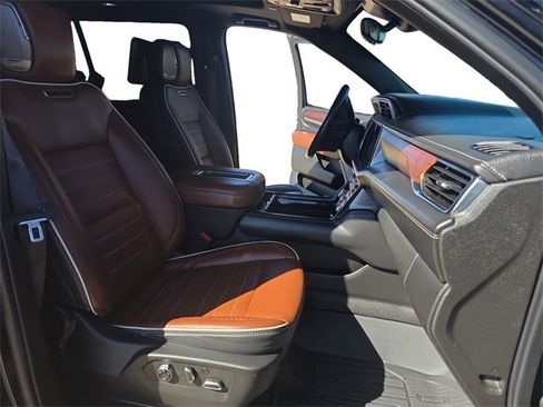 Used 2023 GMC Yukon XL Denali Ultimate image 17