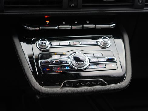 Used 2022 Lincoln Corsair Reserve w/ Elements Package image 24