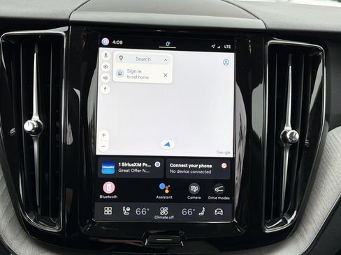 Certified 2025 Volvo XC60 B5 Plus image 24