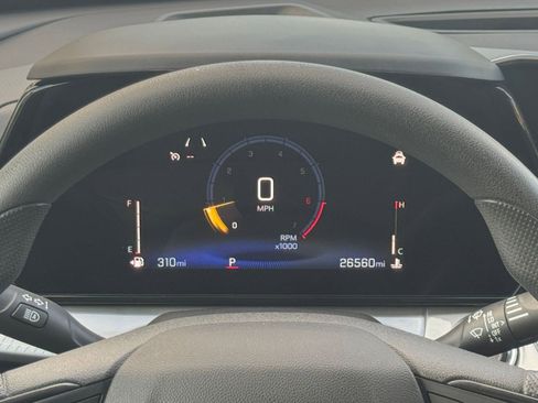 Used 2025 Chevrolet Trax LT image 39