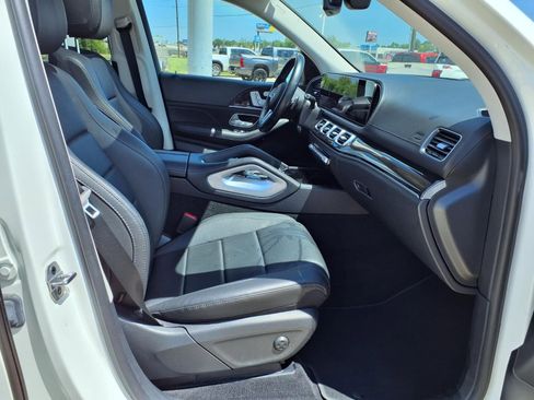 Used 2023 Mercedes-Benz GLS 450 4MATIC image 18