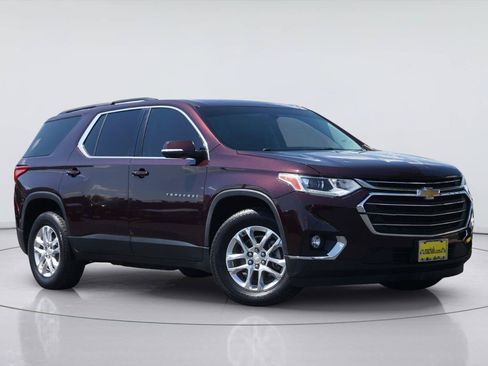 Used 2019 Chevrolet Traverse LT w/ LPO, Floor Liner Package FWD image 2