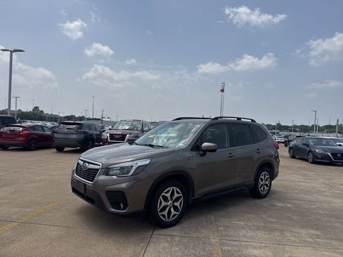 Used 2021 Subaru Forester Premium w/ Popular Package #1 AWD/4WD image 9