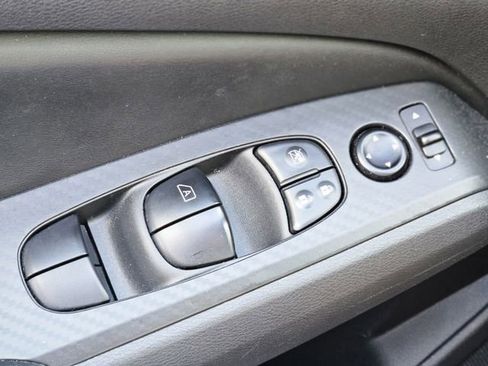 Used 2024 Nissan Altima 2.5 SV FWD image 19