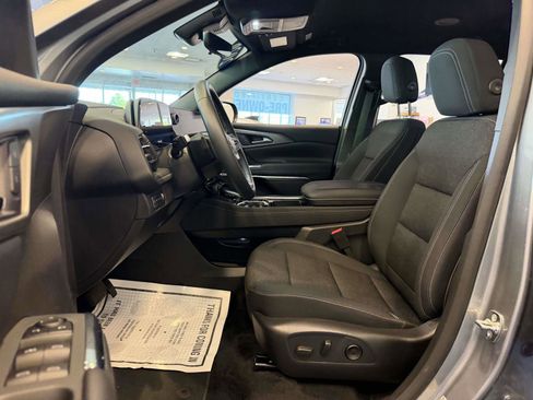 Used 2026 Chevrolet Traverse LT w/ Driver Confidence Package AWD/4WD image 7