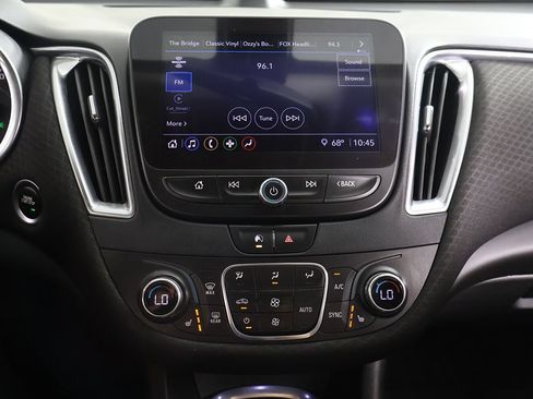 Used 2021 Chevrolet Malibu LT FWD image 42