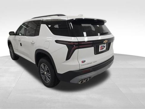 New 2026 Chevrolet Traverse LT image 3