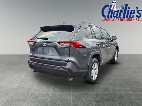 Used 2021 Toyota RAV4 LE image 4