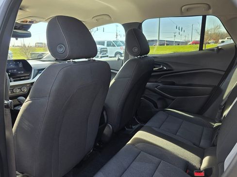Used 2025 Chevrolet Trax LS image 26