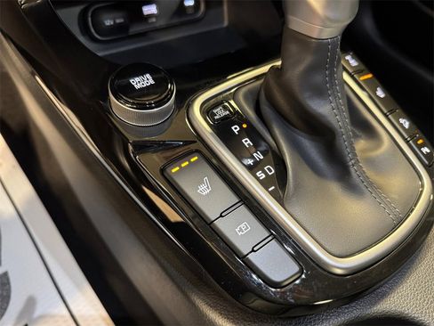 Certified 2025 Kia Seltos EX image 30