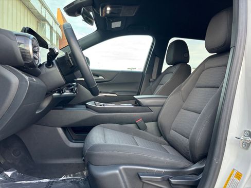 Used 2025 Chevrolet Equinox LT image 27