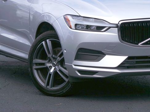 Used 2019 Volvo XC60 T5 Momentum w/ Premium Package AWD/4WD image 17