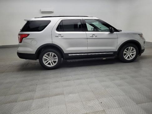 Used 2019 Ford Explorer XLT FWD image 10