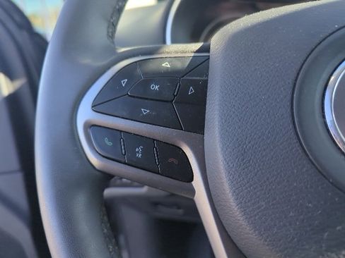 Used 2022 Jeep Cherokee Latitude Lux w/ Sun & Sound Group image 8