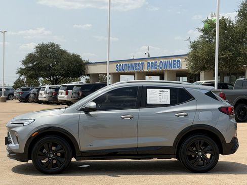 Used 2025 Buick Encore GX Sport Touring FWD image 7