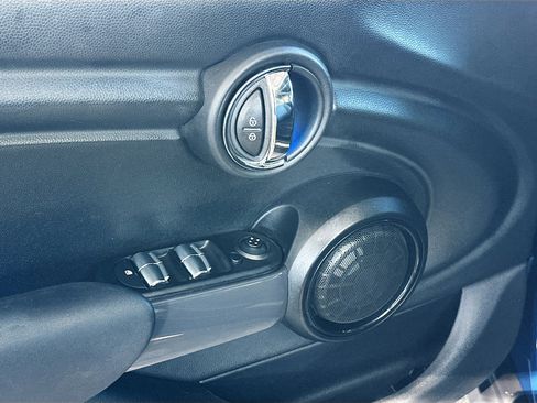 Used 2015 MINI Cooper 4-Door Hardtop image 16