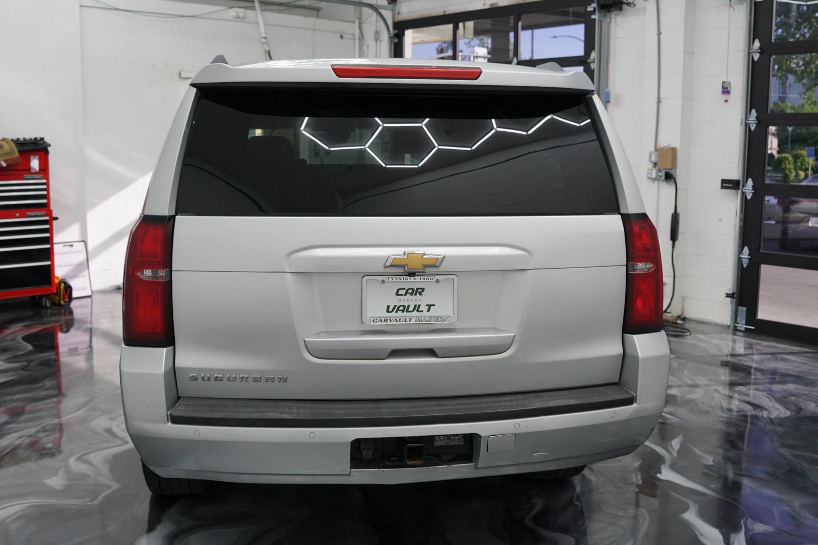 Used 2017 Chevrolet Suburban LT RWD image 12