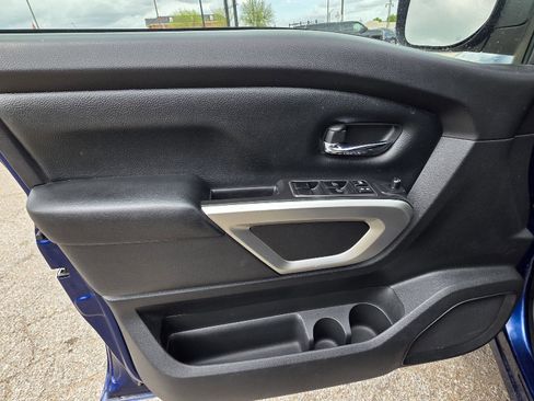 Used 2021 Nissan Titan SV AWD/4WD image 38