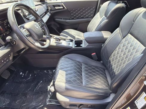 Used 2024 Mitsubishi Outlander 4WD Plug-In Hybrid image 14