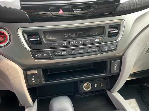 Used 2018 Honda Pilot EX-L image 39