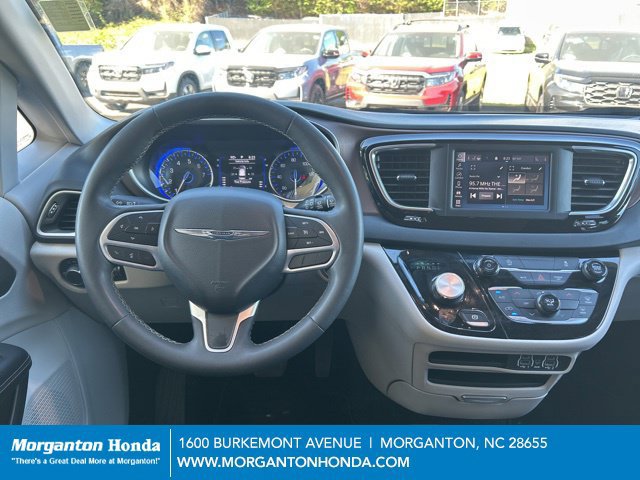 Used 2023 Chrysler Voyager LX FWD image 13