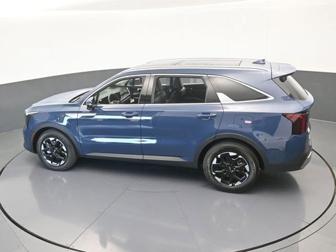 Used 2025 Kia Sorento S w/ Panoramic Sunroof Package image 49