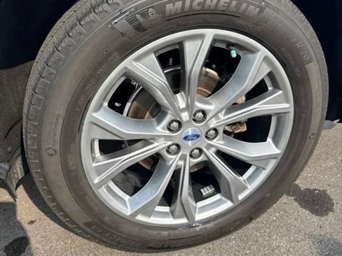 Used 2023 Ford Explorer XLT w/ Equipment Group 202A AWD/4WD image 25