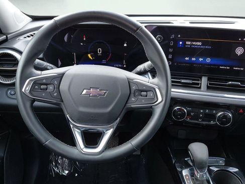 Used 2024 Chevrolet Trax ACTIV image 34