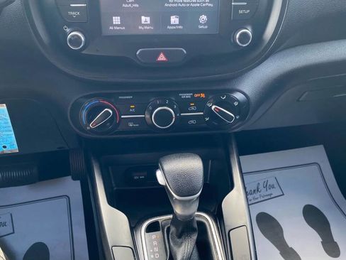 Used 2020 Kia Soul LX image 17