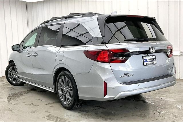 Certified 2026 Honda Odyssey Touring image 11