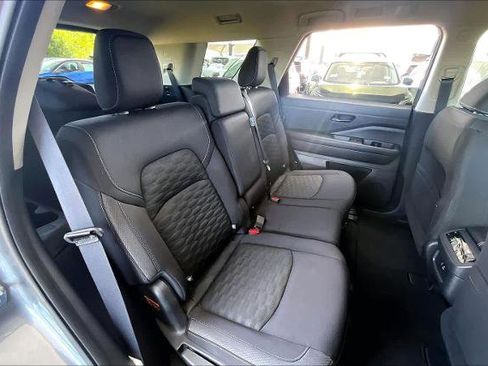 Certified 2024 Nissan Pathfinder SV w/ Black Appearance Package FWD image 20