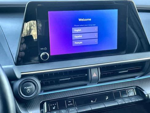 Used 2024 Toyota Prius XLE image 18