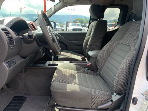 Used 2019 Nissan Frontier SV RWD image 9