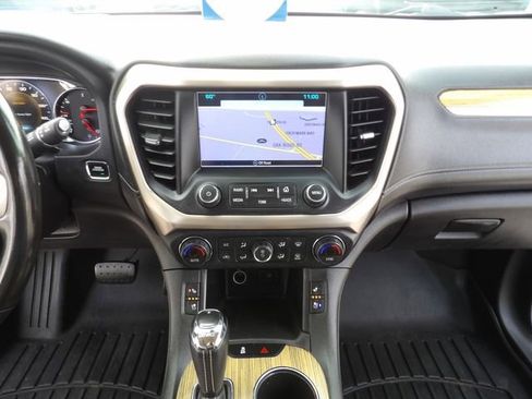 Used 2019 GMC Acadia Denali image 15