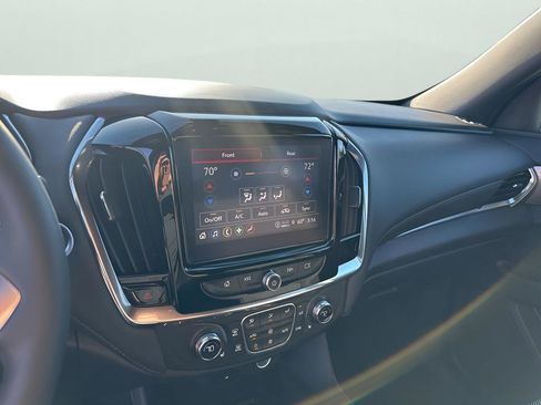 Used 2023 Chevrolet Traverse LT image 35